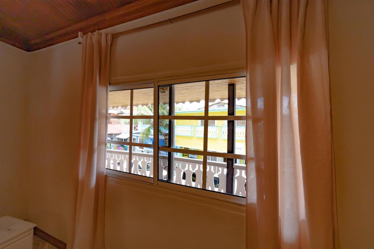 Cat In The Cup B&B Bocas del Toro Exterior photo